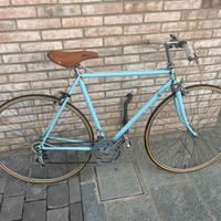 BIcicletta sportiva completamente ricostruita