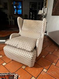 Poltrona in tessuto pregiato