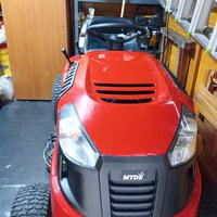 Trattorino tagliaerba