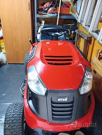 Trattorino tagliaerba