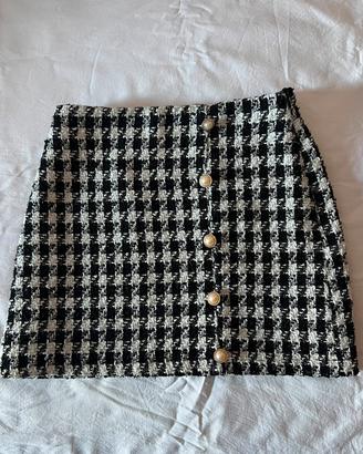 Gonna in tweed bianco e nero con bottoni dorati ✨