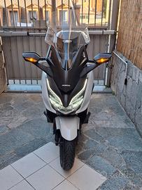 Honda forza 350 deluxe