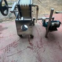 Filtro a cartoni da 20 con pompa per vino