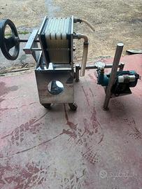 Filtro a cartoni da 20 con pompa per vino