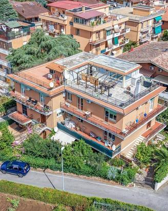 Appartamento di 200 m² con 5 locali e box auto dop