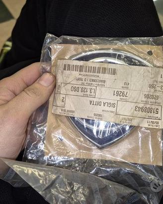 Fregio - Logo NUOVO Per Lancia Delta 2010