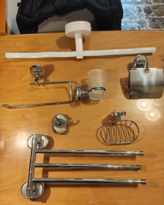 ACCESSORI BAGNO + LUCE SPECCHIO