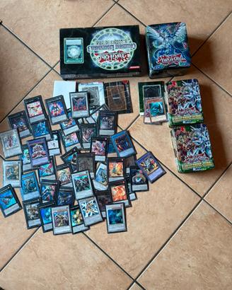 Lotto scatole e 50+ carte yu gi oh alcune rare