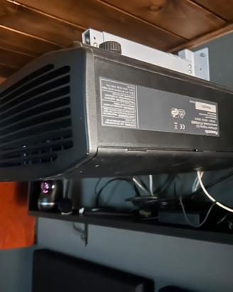 proiettore Panasonic pt-at 6000 e 3d con occhiali