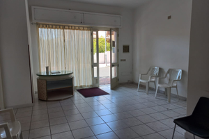 Salone uso ufficio o simili