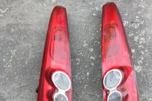 coppia fari posteriori Ford fiesta 5.p. anno 2007