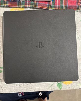 Play station 4 slim