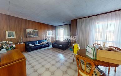 LUMINOSO TRILOCALE CON BOX IN ZONA BALSAMO