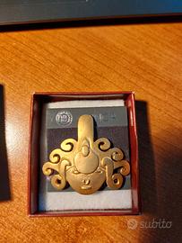 Spilla replica pre-colombiana in bagno d'oro