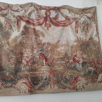 arazzo con antica scena, molte rose e drappi