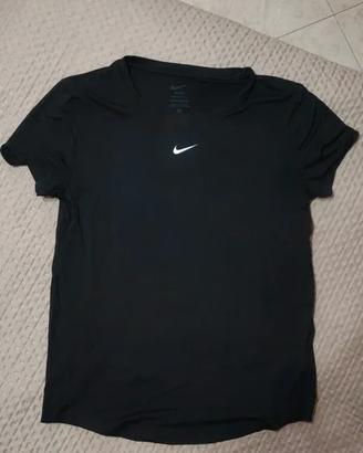 Nike T-shirt nera dri-fit taglia 2XS