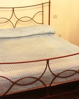 letto in ferro completo di doghe 160x190