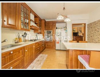 CUCINA IN PERFETTE CONDIZIONI MARCA SCAVOLINI