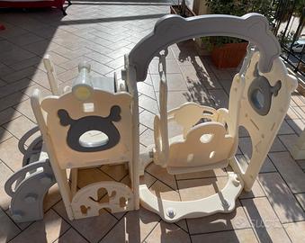 Scivolo per bambini a tema alce con altalena