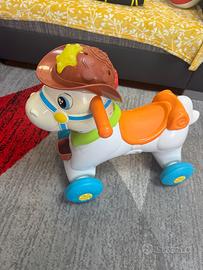 Chicco Cavallino Cavalcabile con ruote – Originale