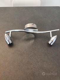 Faretti orientabili.