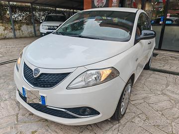 Lancia Ypsilon 1.2 69 CV 5 porte GPL Ecochic Silve