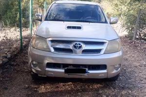 Toyota Hilux usato
