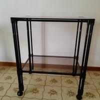 Carrello mobile con ripiani