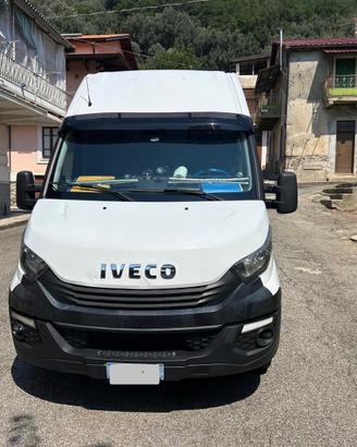 Iveco Daily 35S14 Passo Lungo con Rampa Moto – Pro