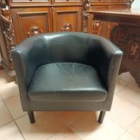 Poltrona in ecopelle nera