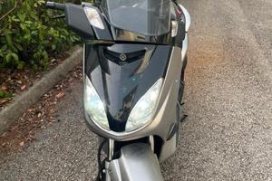 Yamaha XMAX 250