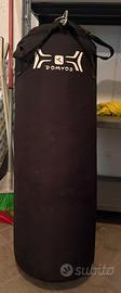 Sacco boxe 20 Kg + supporto da muro