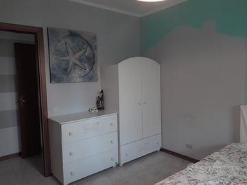 armadio e comodino o cassettiera 