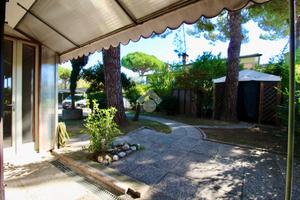 2 LOCALI A LIGNANO SABBIADORO