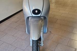 Aprilia Scarabeo 50 2T Street Argento met. (199)