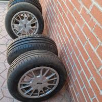 Otto pneumatici per Ford Focus 