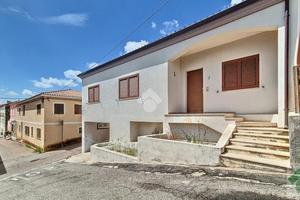 CASA SEMINDIPENDENTE A ARZACHENA