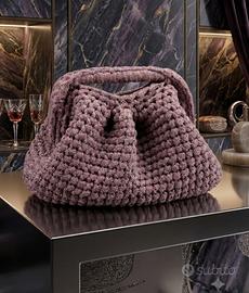 clutch fatta a mano rosa