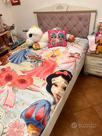Camera da letto lisso ragazza