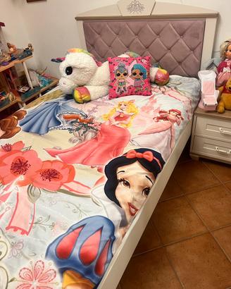 Camera da letto lisso ragazza