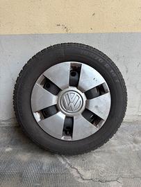 4 cerchi con gomme invernali 165/70 R14 Nordman
