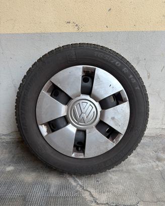 4 cerchi con gomme invernali 165/70 R14 Nordman