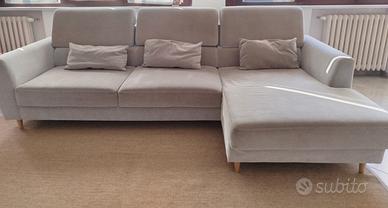 Divano grigio 3 posti con chaise-longue 