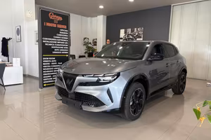 Alfa Romeo Junior 1.2 ibrida Q4 145cv edct6