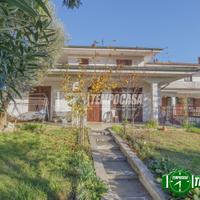 Villa a Noviglio Via G. Puccini 5 locali