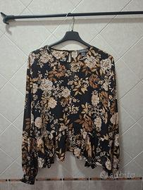 Blusa Primark nera floreale con volant