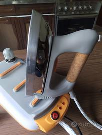 Ferro stiro non funzionante x pezzi di ricambio 