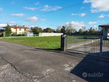 Terreno edificabile + cappanone