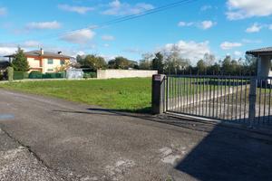 Terreno edificabile + cappanone