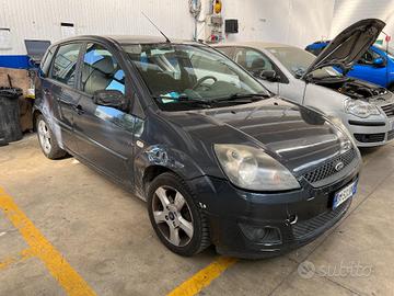 FORD Fiesta 1.2 16V 5p. Ghia GPL CARROZZERIA BR